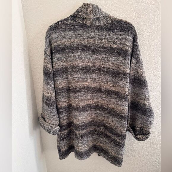 Muse Gray Cardigan with Ombré Stripes and Plush Texture - Picture 5 of 5